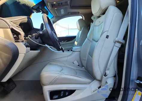 2018 Cadillac Escalade Luxury z USA, uszkodzony, nr VIN 1GYS4BKJ2JR361123